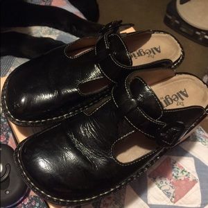 Alegria Patent Leather